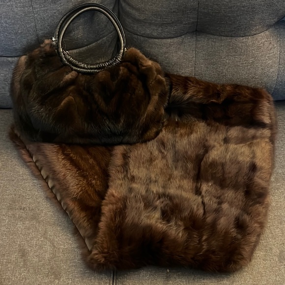 MINK STOLE PAIRED WITH MATCHING MINK HANDBAG 🌹 - Picture 10 of 17